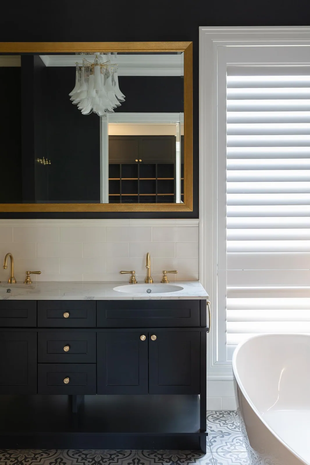 Elegant Mouldings