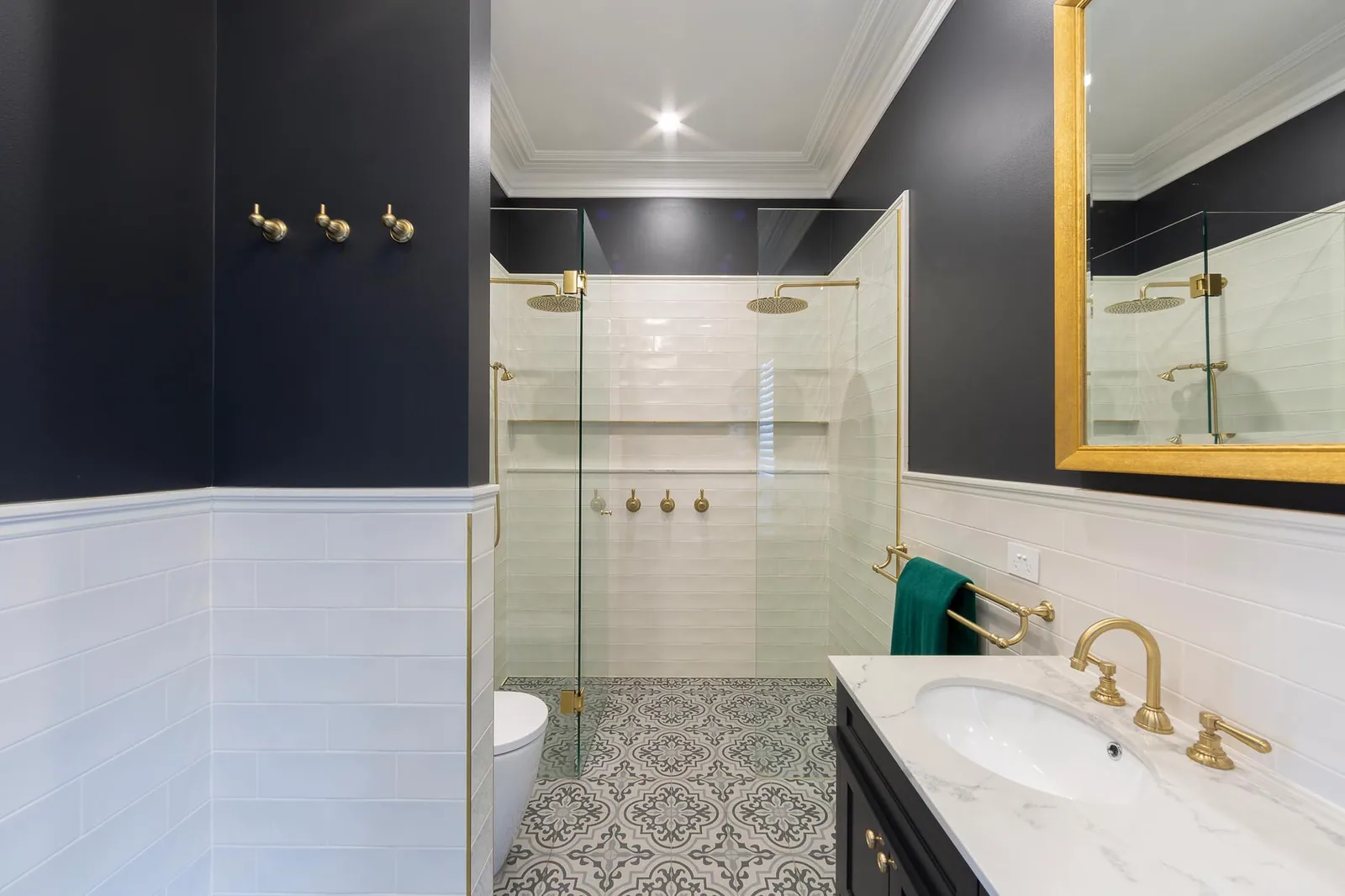 Elegant Mouldings