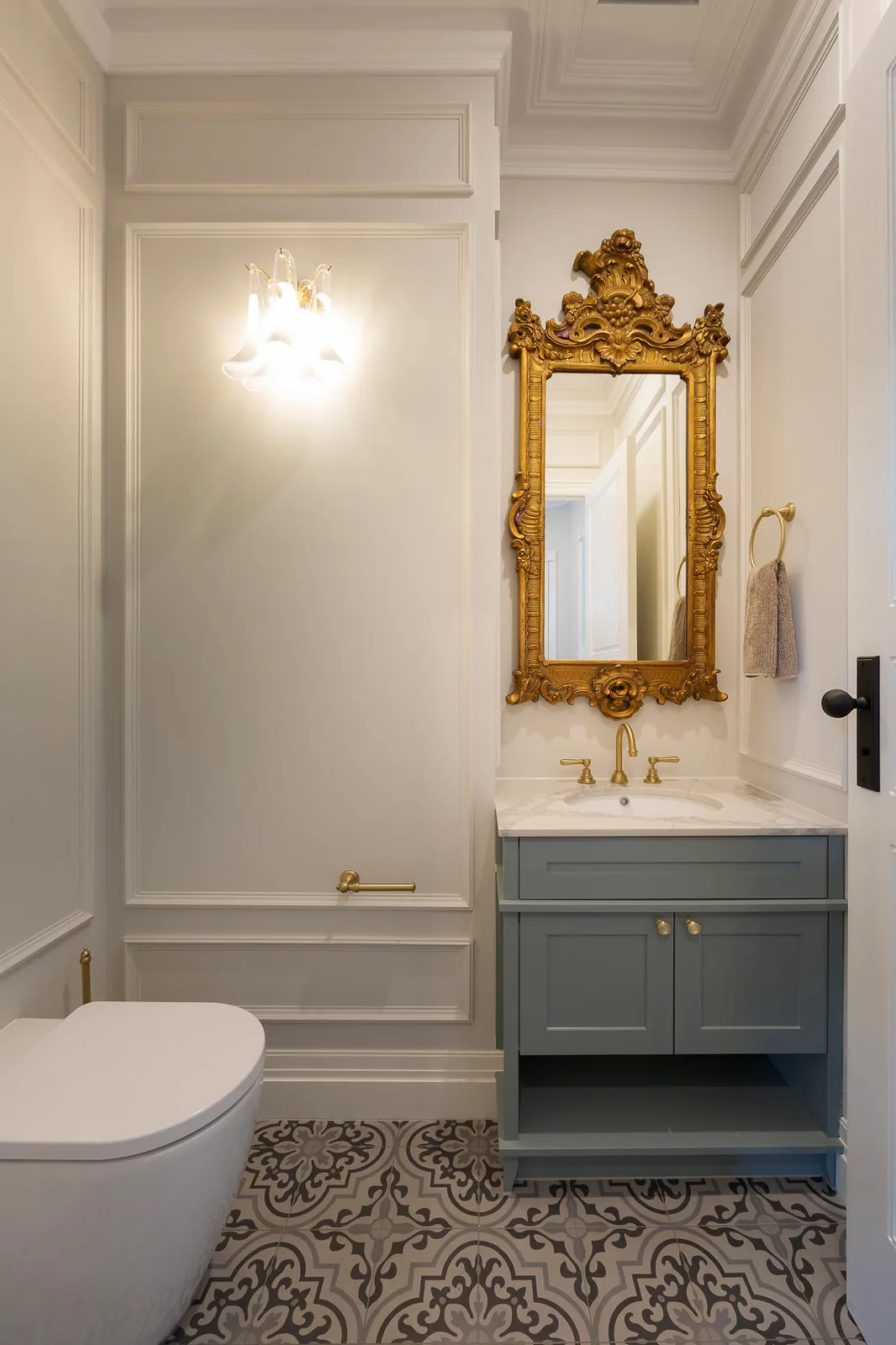 Elegant Mouldings