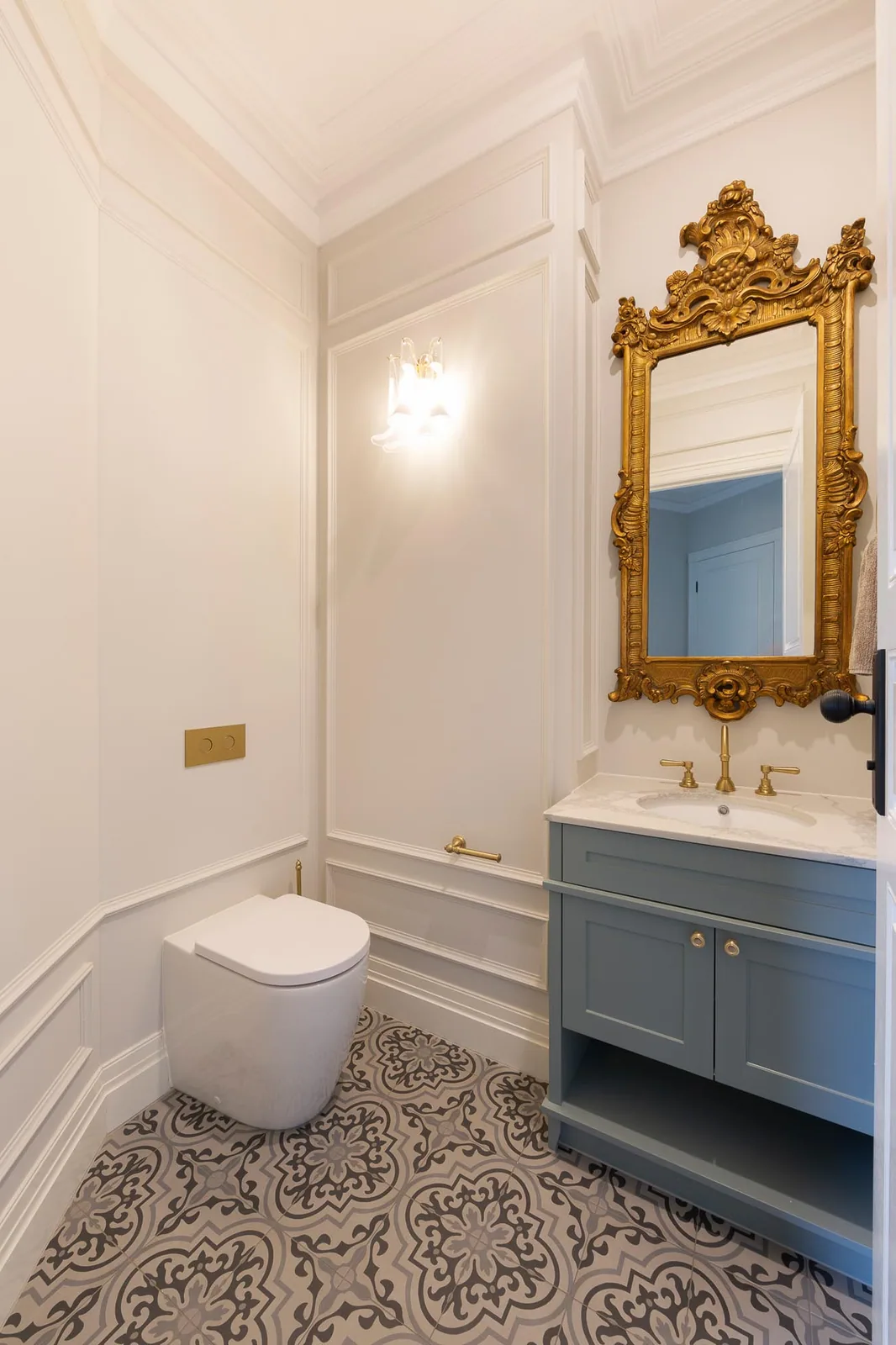 Elegant Mouldings