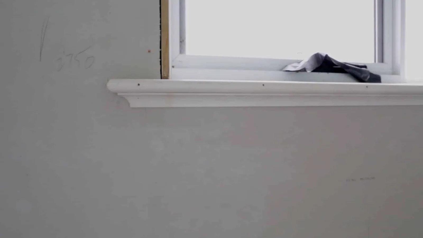 How to install a window sill with scotia