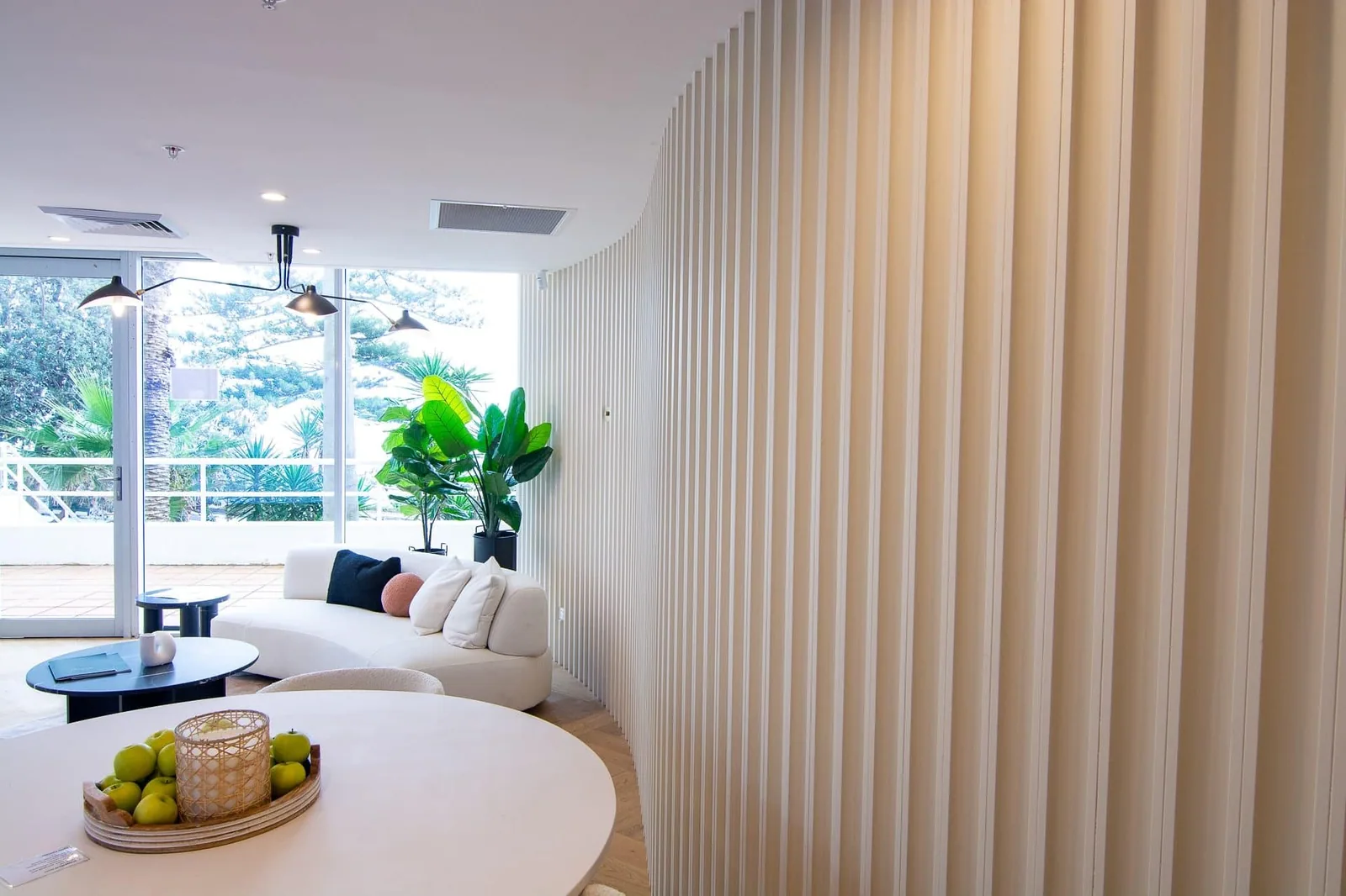 Modco Display Suite Concave Feature Wall