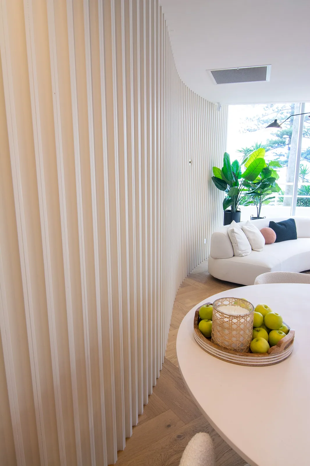 Modco Display Suite Concave Feature Wall
