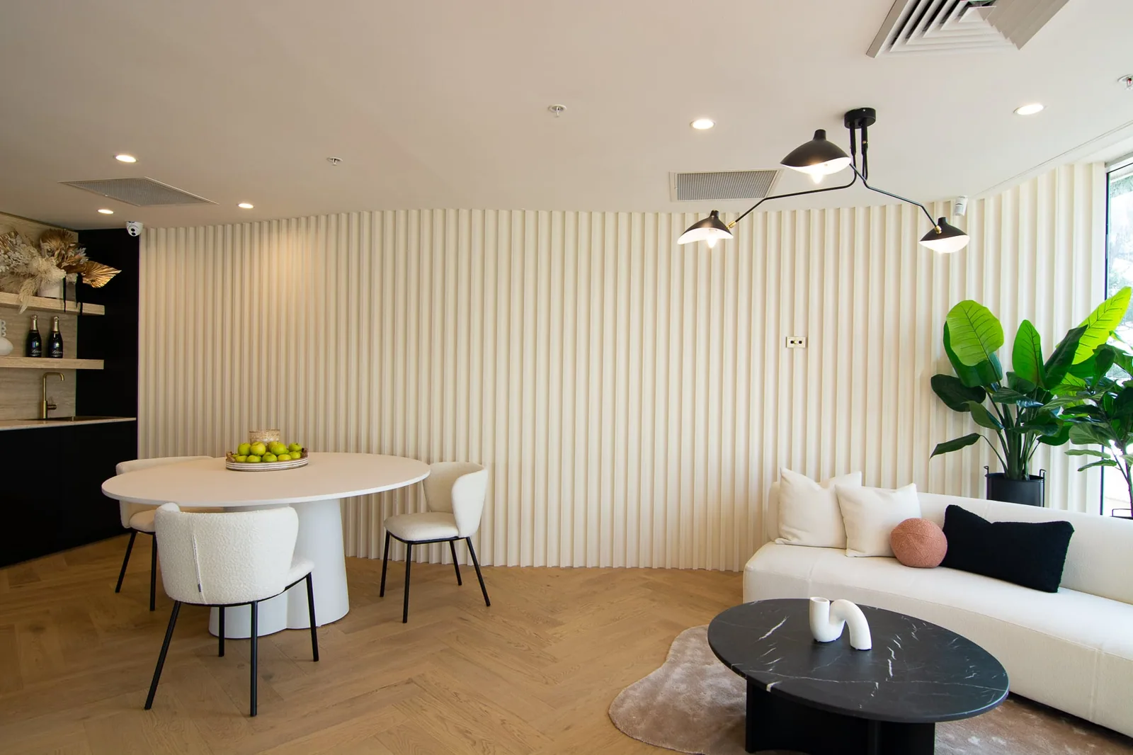 Modco Display Suite Concave Feature Wall
