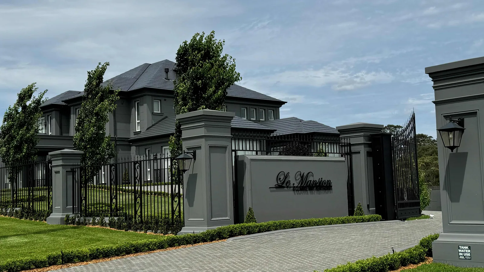 'The One' Le Mansion Residence