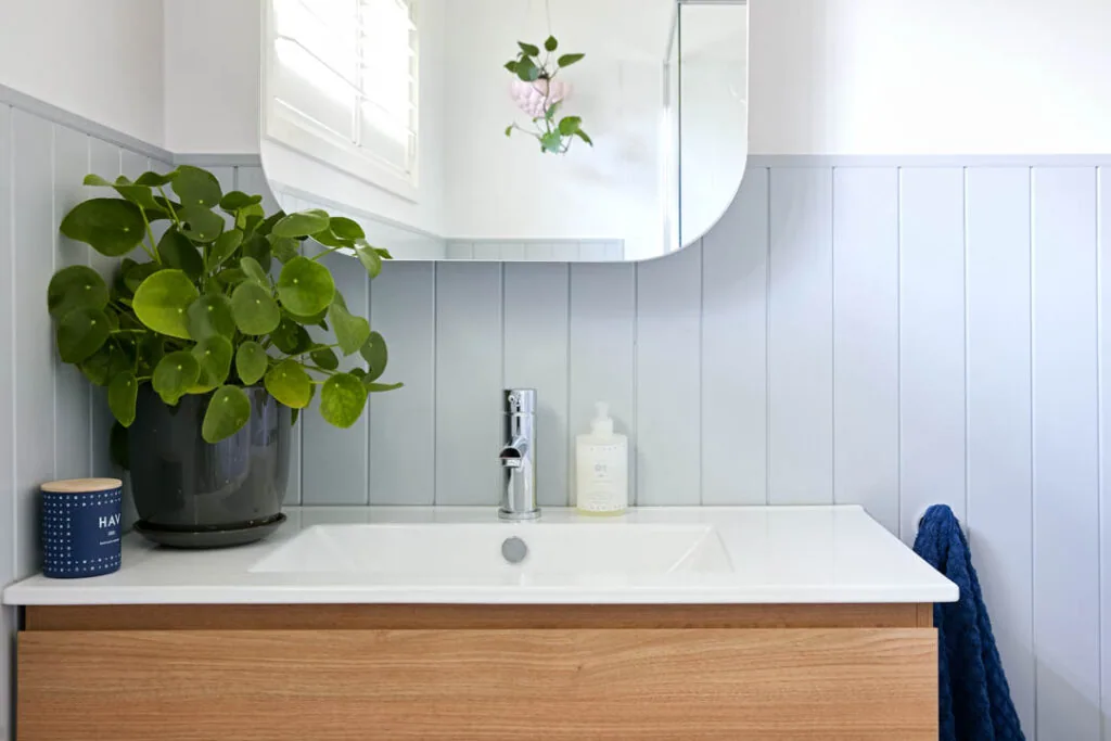 Intrim LB03 Lining Board Ensuite FJ Pine