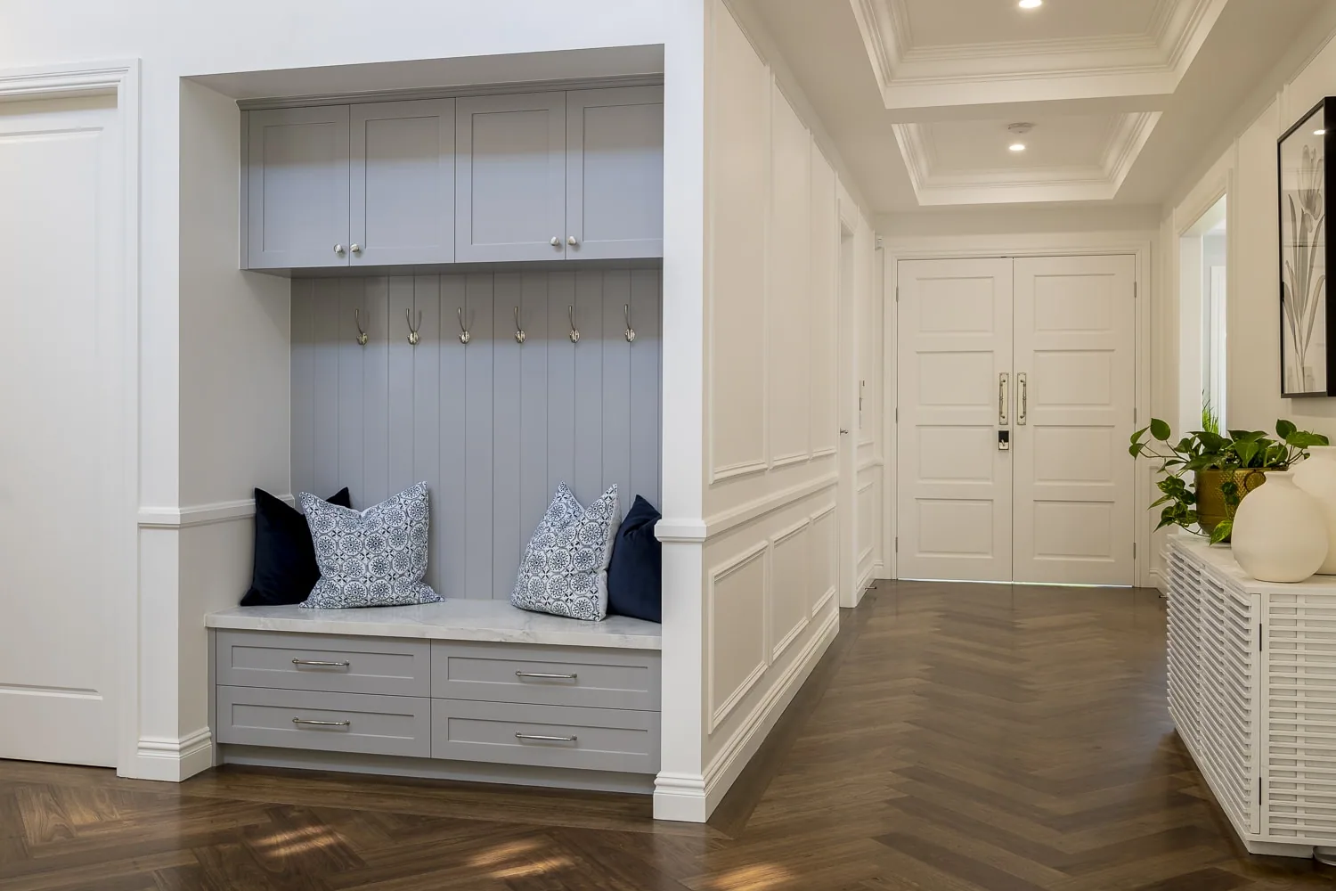 Choosing the Right Size Mouldings for Your Home