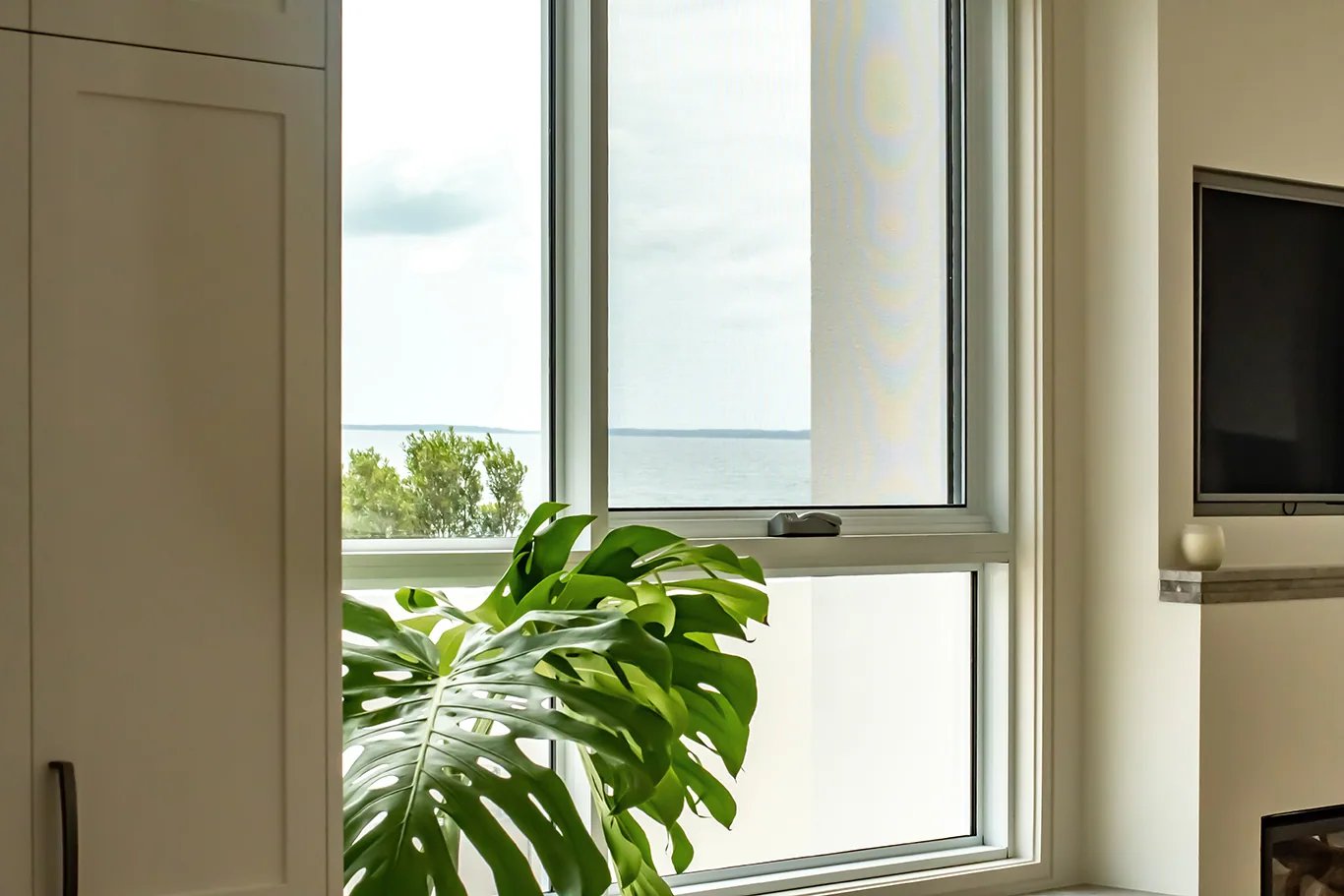 Sleek Seaside Shadowline Home